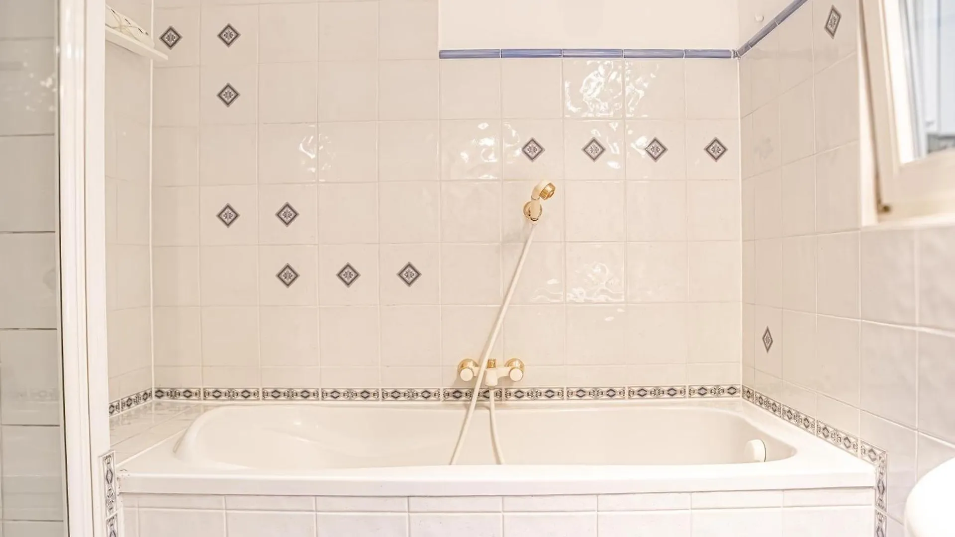 Deluxe 3Br Apt. Wiener Stadthalle - Suitable For Longstays 0*, וינה אוסטריה