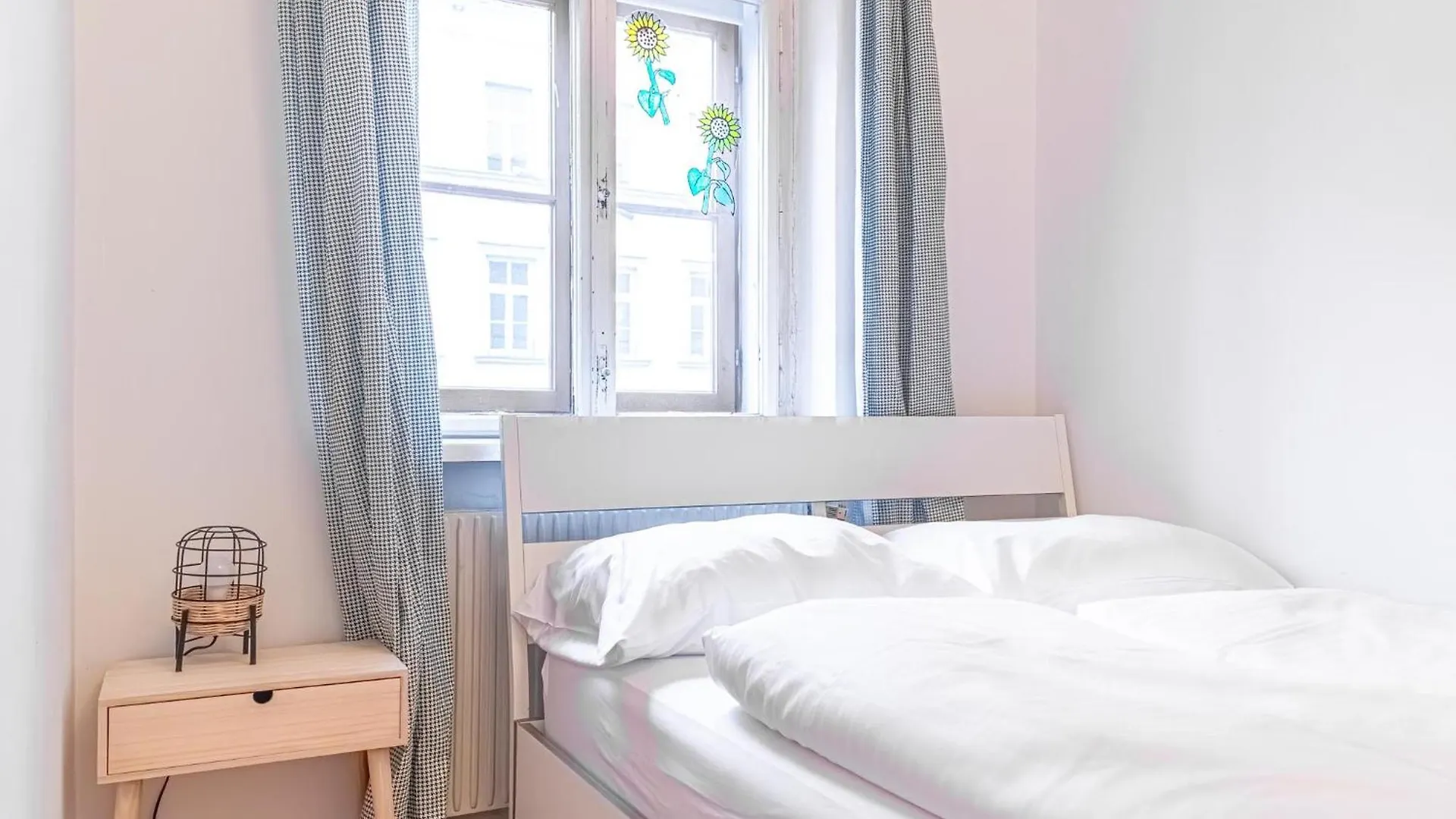 Deluxe 3Br Apt. Wiener Stadthalle - Suitable For Longstays Apartment Vienna