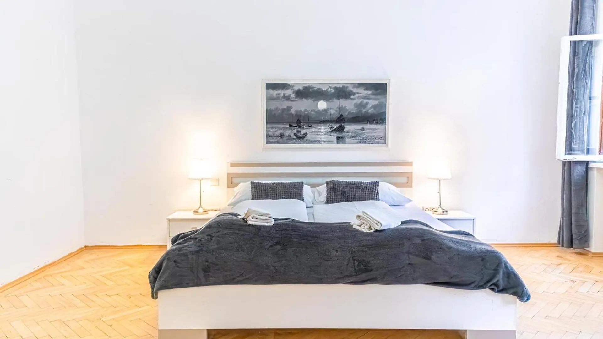 Deluxe 3Br Apt. Wiener Stadthalle - Suitable For Longstays Apartment Vienna