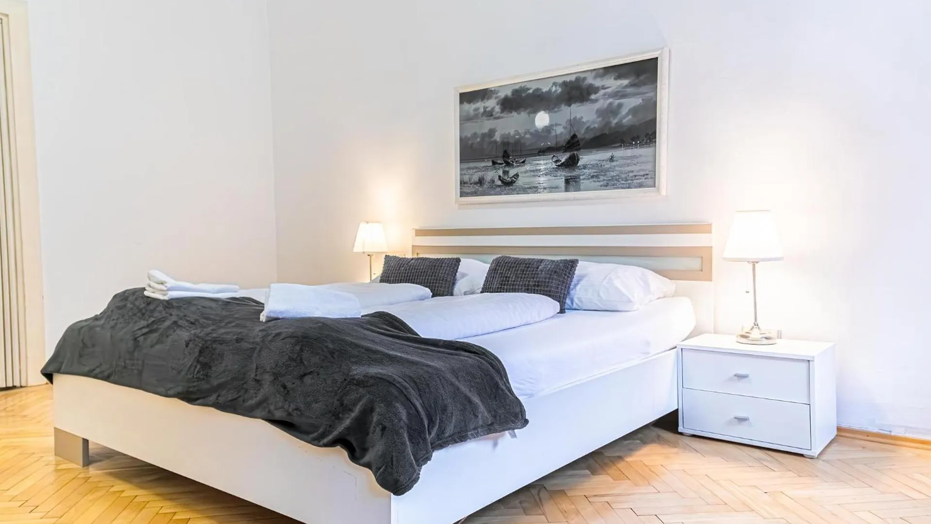 Deluxe 3Br Apt. Wiener Stadthalle - Suitable For Longstays