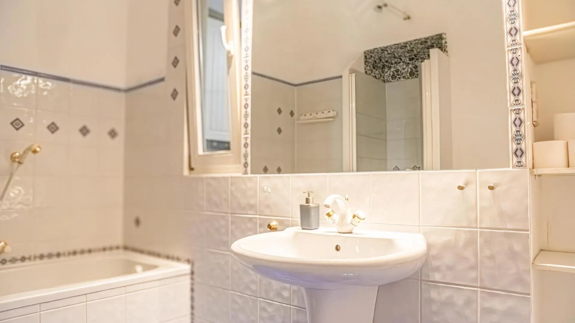 Apartment Deluxe 3Br Apt. Wiener Stadthalle - Suitable For Longstays Austria